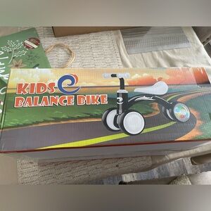 Kids Balance Bike with LED Wheels - Black and White